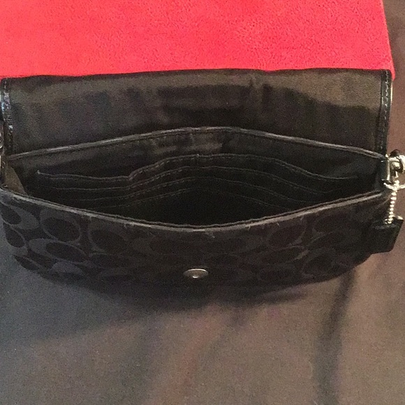 Coach Signature wristlet/clutch - Picture 5 of 10